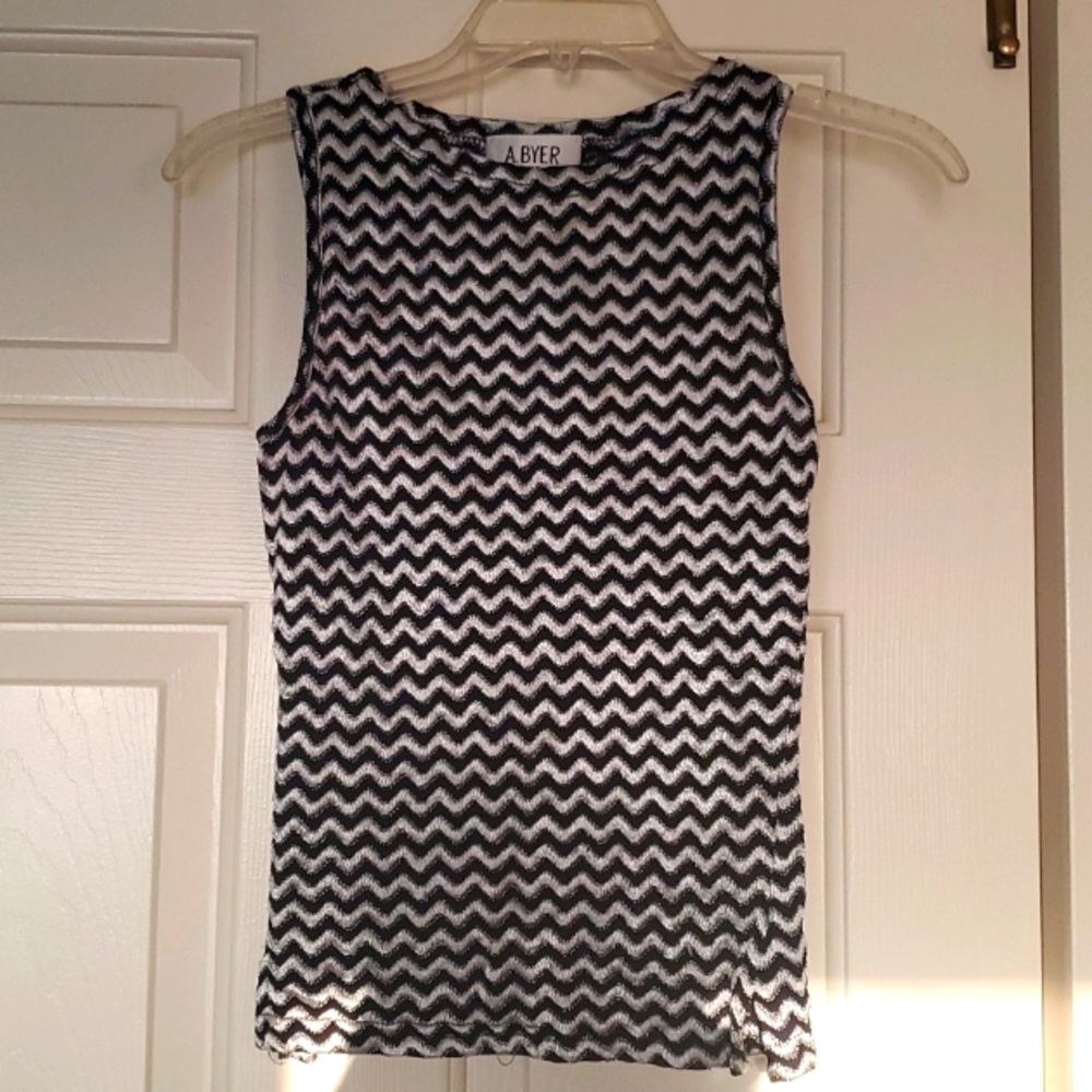 A. BYER BLACK & SILVER, SLEEVELESS  TOP, SIZE L